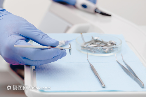 牙科器械 口腔醫(yī)生的得力助手與日?？谇恍l(wèi)生用品